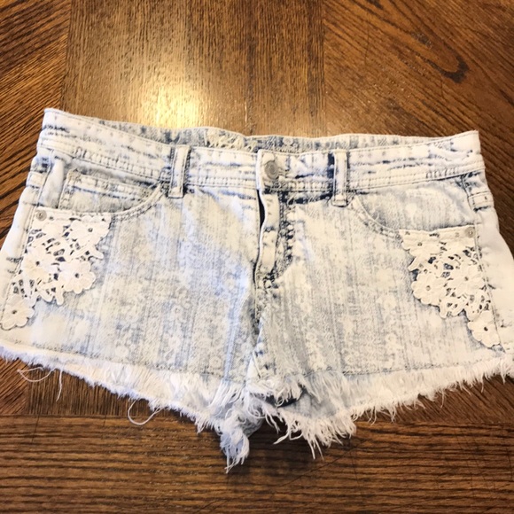 Mossimo Jean shorts 4/27 - Picture 1 of 3